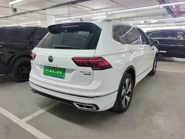 Volkswagen Tiguan L — Фото автомобиля 6