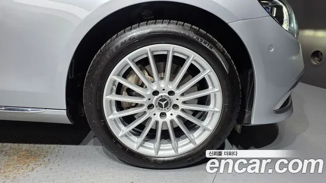 Mercedes-Benz E-Class — Фото автомобиля 15
