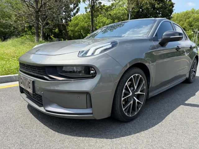 Lynk & Co 03 — Фото автомобиля 14