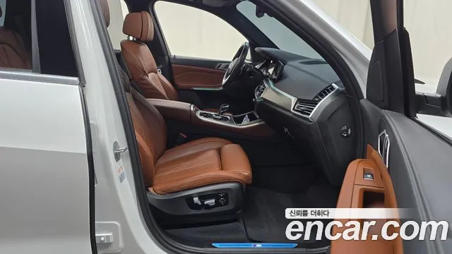 BMW X5 xDrive 40i M Sport — Фото автомобиля 24
