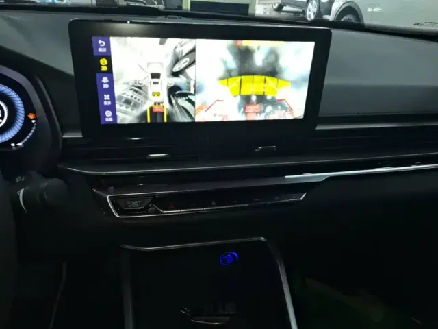 Geely Emgrand — Фото автомобиля 12