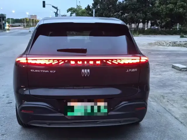 Buick Zhijing E7 — Фото автомобиля 3