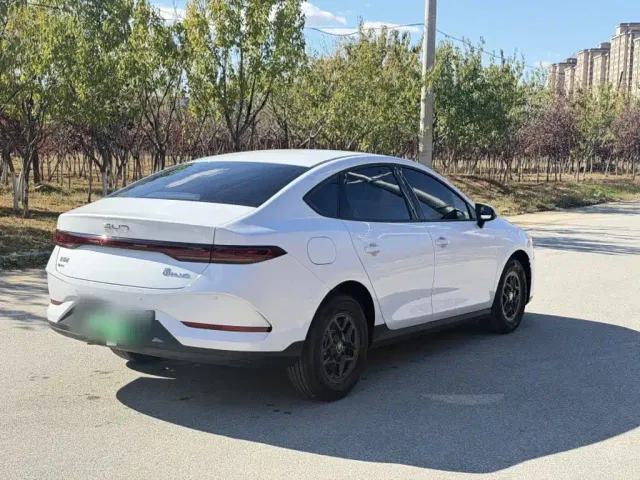 BYD Qin PLUS — Фото автомобиля 11
