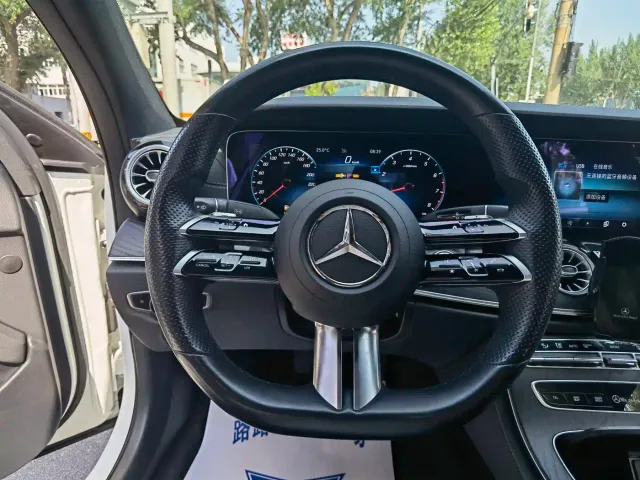Mercedes-Benz E-Class — Фото автомобиля 10