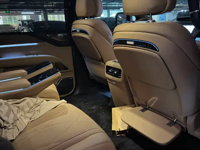 BYD U8L — Фото автомобиля 5