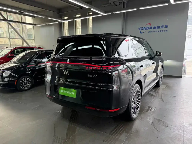 IM Motors LS8 — Фото автомобиля 5