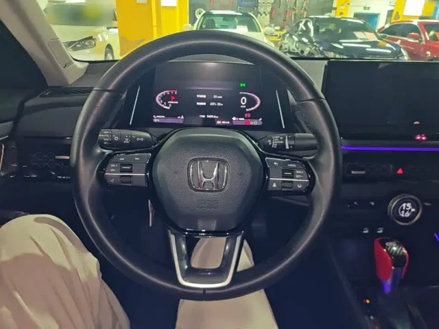 Honda Accord — Фото автомобиля 10