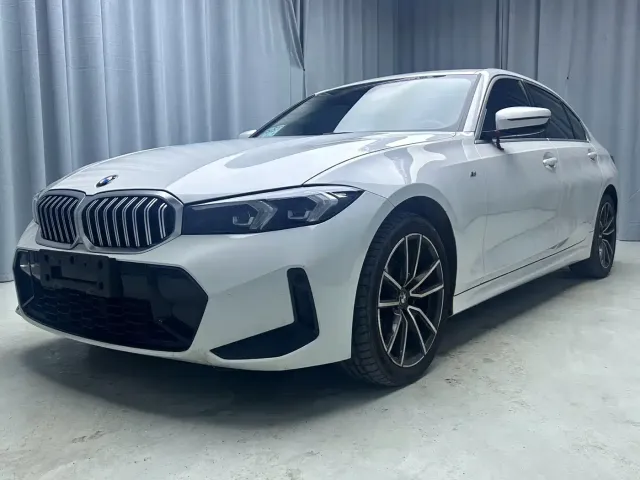 Фотография автомобиля — BMW 3 Series