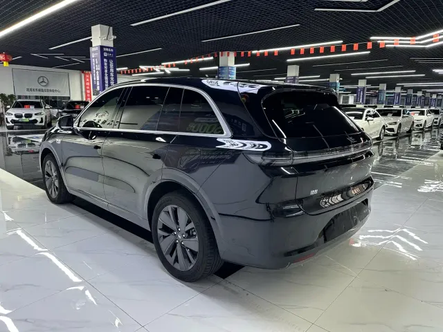 Li Auto L6 — Фото автомобиля 7