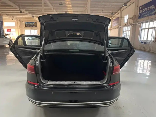 Volkswagen Passat — Фото автомобиля 8