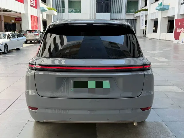 Li Auto L9 — Фото автомобиля 5