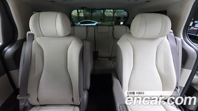Kia Carnival 4th Gen — Фото автомобиля 16