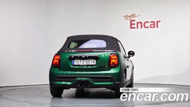 Mini Cooper Convertible — Фото автомобиля 4