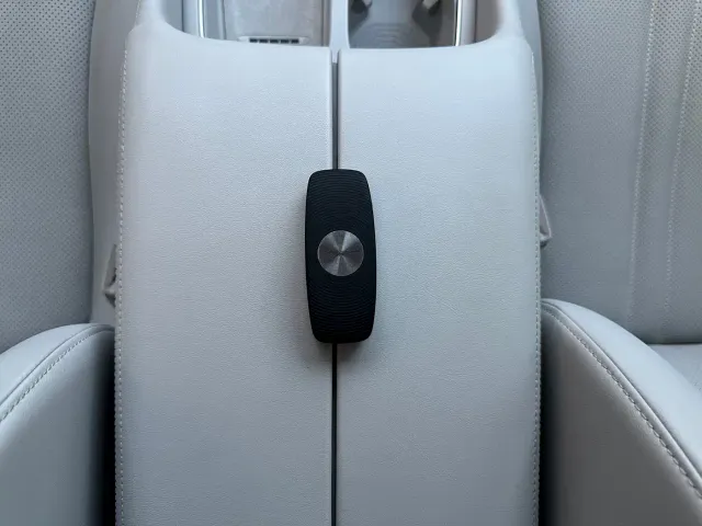 Roewe iMAX8 — Фото автомобиля 28