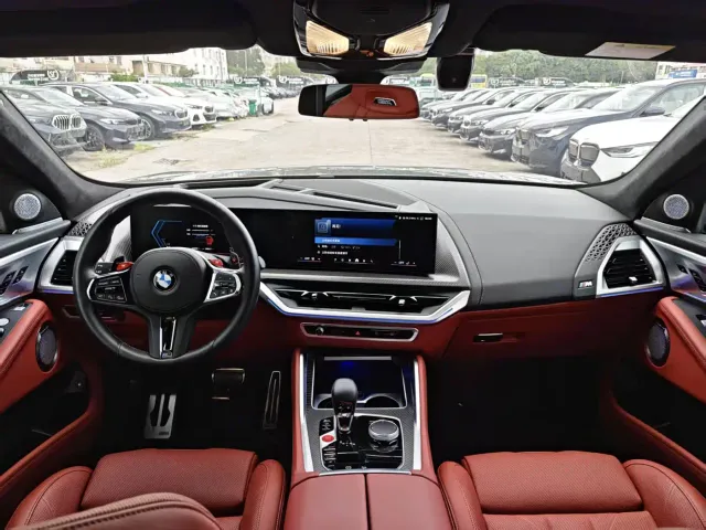 BMW XM — Фото автомобиля 10