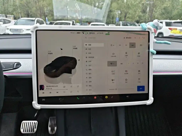 Tesla Model Y — Фото автомобиля 7