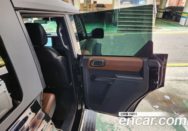 Ford Bronco — Фото автомобиля 10