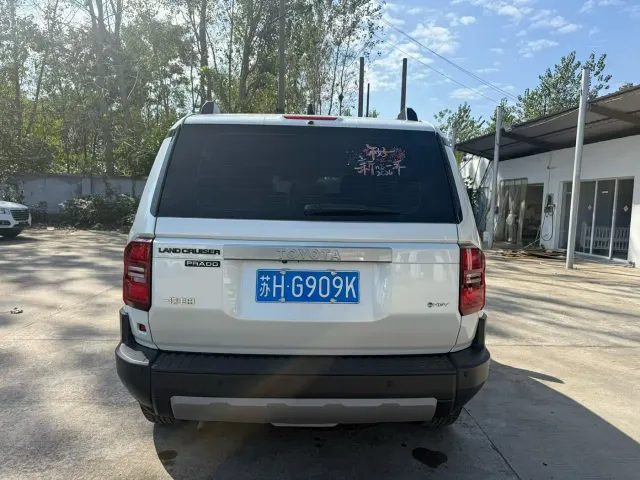 Toyota Prado — Фото автомобиля 8