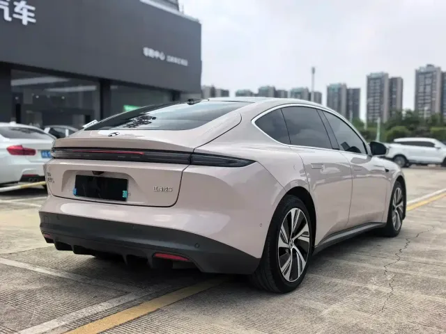 Nio ET5 — Фото автомобиля 8
