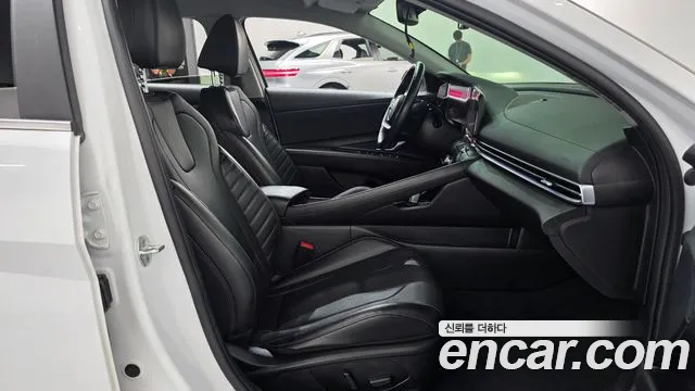 Hyundai Avante CN7 — Фото автомобиля 11