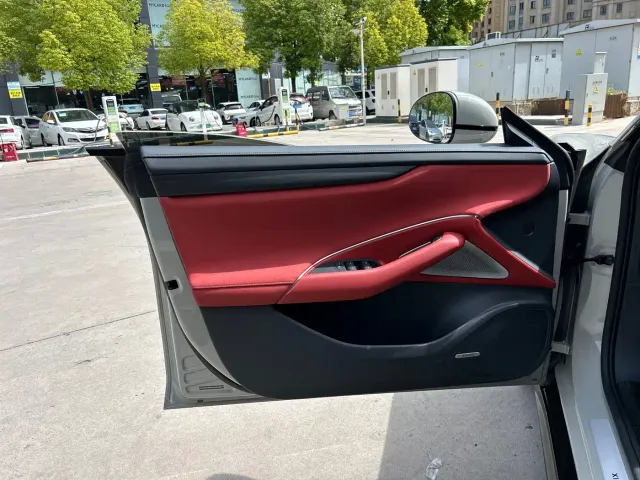 Xiaomi SU7 — Фото автомобиля 12