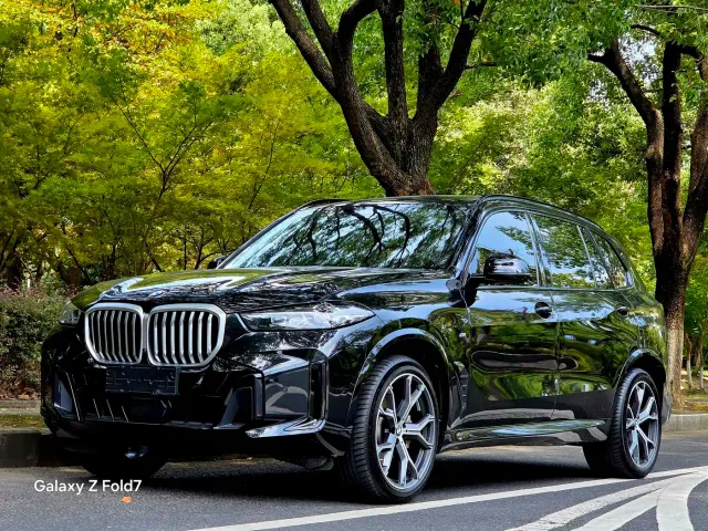 Фотография автомобиля — BMW X5