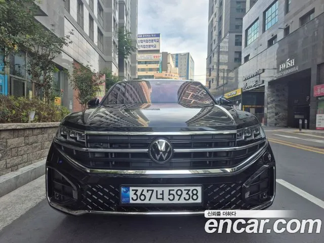 Volkswagen Touareg Generation 3 — Фото автомобиля 3