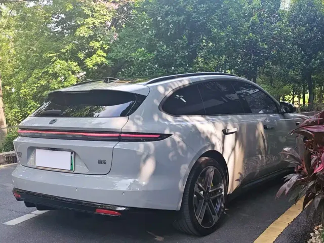 Nio ET5 Touring — Фото автомобиля 6