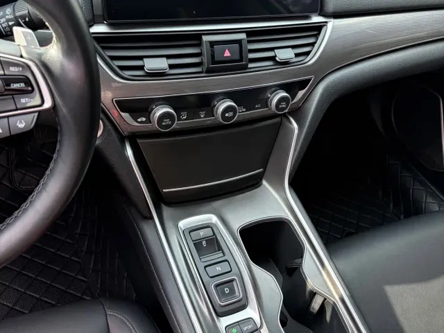 Honda Accord — Фото автомобиля 14