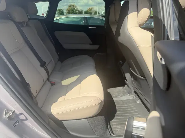 Volvo XC70 Plug-in Hybrid — Фото автомобиля 20