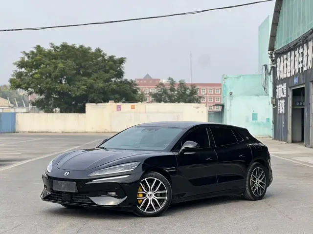 Фотография автомобиля — Denza Z9GT