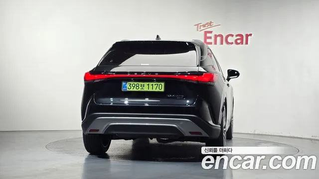 Lexus RX — Фото автомобиля 4