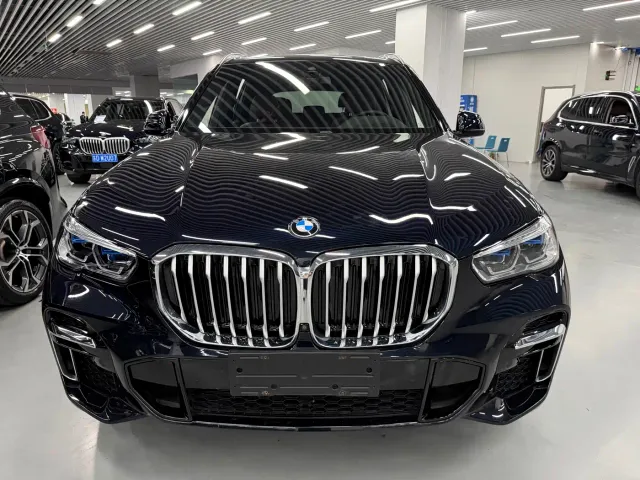 Фотография автомобиля — BMW X5