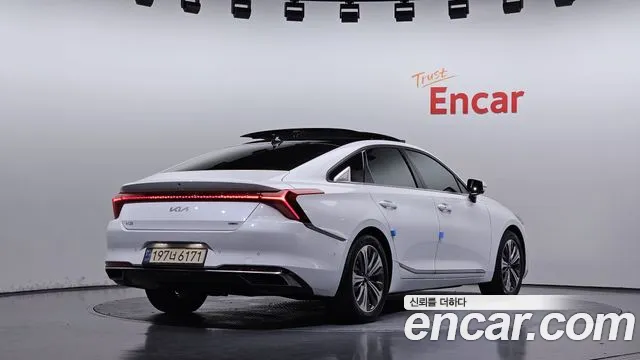 Kia K8 Hybrid — Фото автомобиля 2
