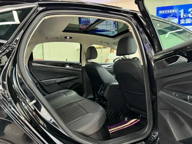 Volkswagen Passat — Фото автомобиля 17