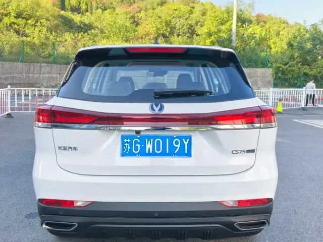 Changan CS75 — Фото автомобиля 5