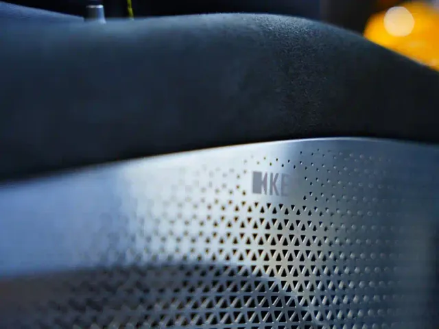 Lotus Emira — Фото автомобиля 19