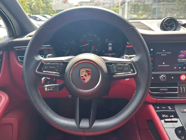 Porsche Macan — Фото автомобиля 9