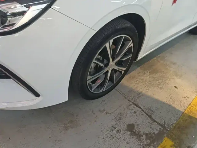 Geely Emgrand — Фото автомобиля 22