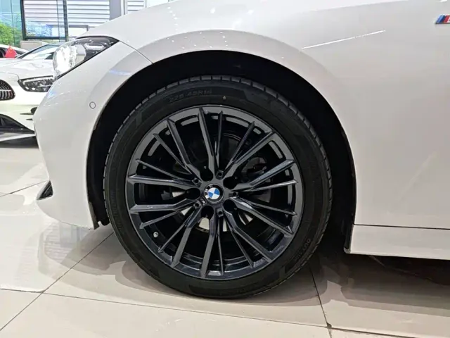 BMW 3 Series — Фото автомобиля 22