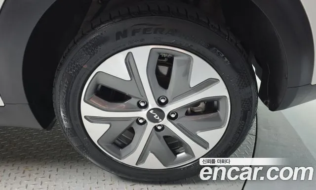 Kia Niro — Фото автомобиля 6