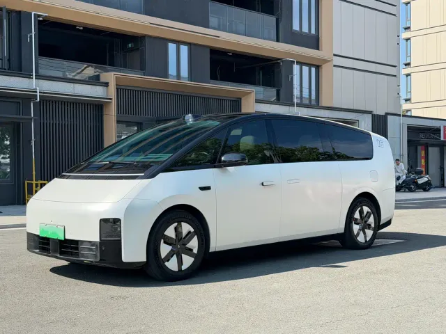 Фотография автомобиля — Li Auto MEGA
