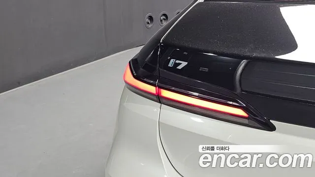 BMW i7 xDrive 60 M Sport — Фото автомобиля 20