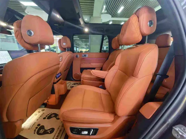 Li Auto L9 — Фото автомобиля 6