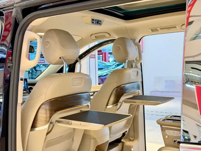 Mercedes-Benz V-Class — Фото автомобиля 12