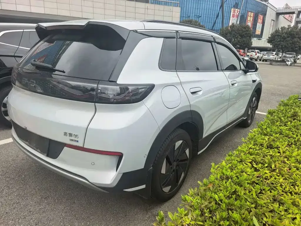 BYD Hai Shi 05 EV 2025 520KM Flagship Smart Navigation Edition — Фото автомобиля 7