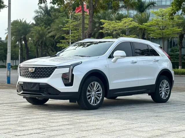 Фотография автомобиля — Cadillac XT4