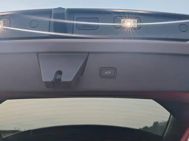 Volvo XC70 Plug-in Hybrid — Фото автомобиля 21