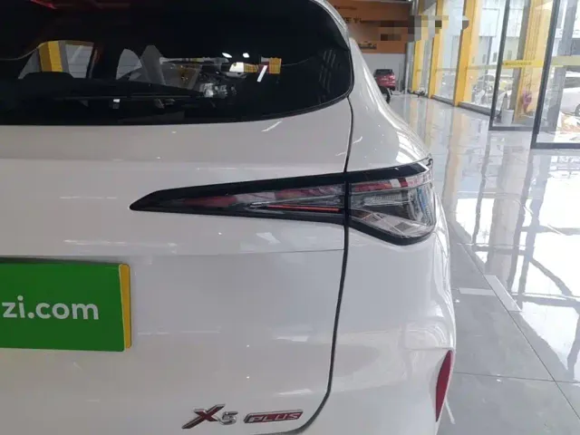 Changan X5 Plus — Фото автомобиля 7