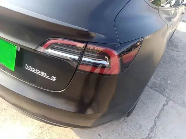 Tesla Model 3 — Фото автомобиля 7